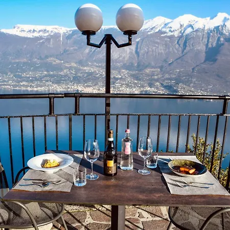 Terrazza Del Brivido, Paradiso