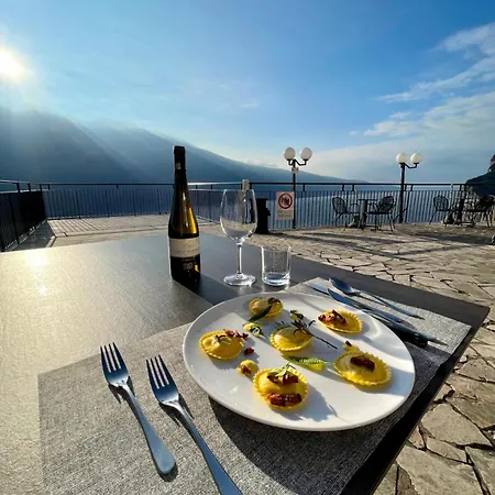 Terrazza Del Brivido, Paradiso Szálloda Pieve