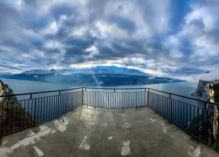 Terrazza Del Brivido, Paradiso Hotel Pieve (Lombardy)